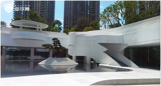 民族品牌亞爾獅鋁制品：五一勞動節(jié)，致敬時代奉獻(xiàn)者!