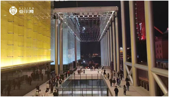 亞爾獅鋁制品定制工程案例：湖南電視臺生產(chǎn)基地